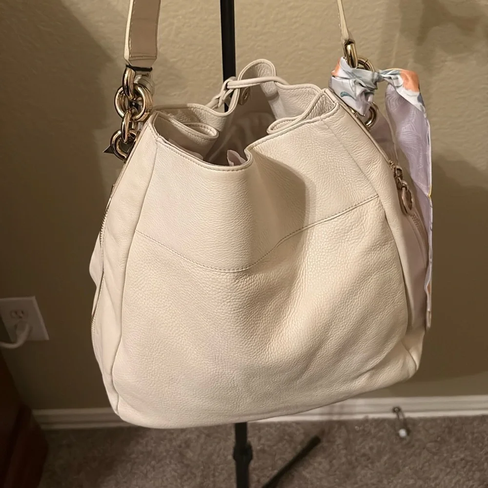 Furla Large Cream Hobo Bag NWT - Picture 4 of 15